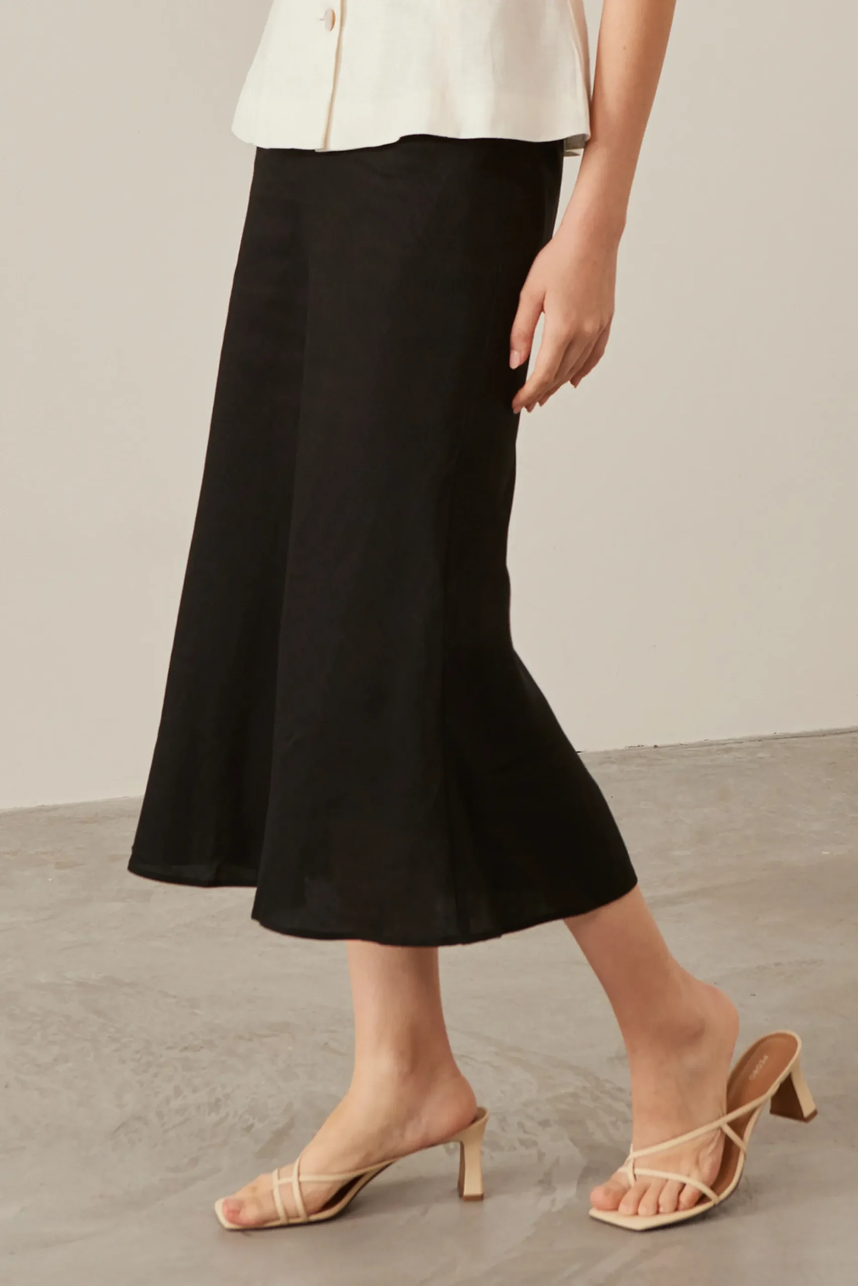 Linen Bias-Cut Midi Skirt