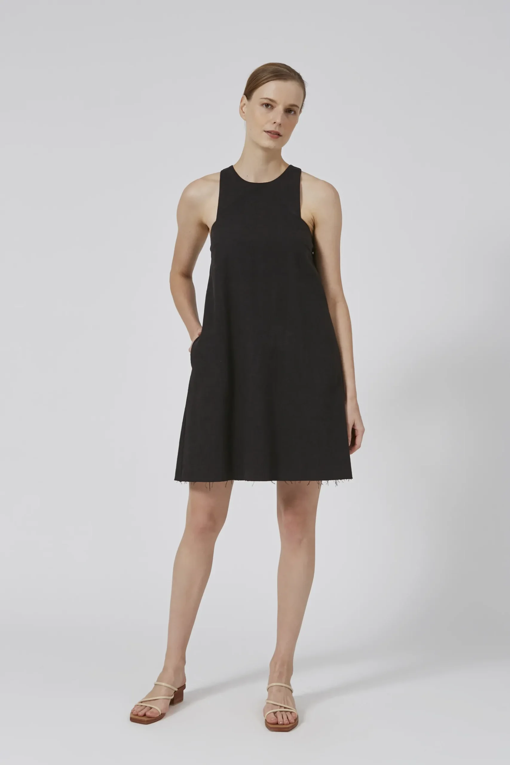Linen Gathered-Back Shift Dress