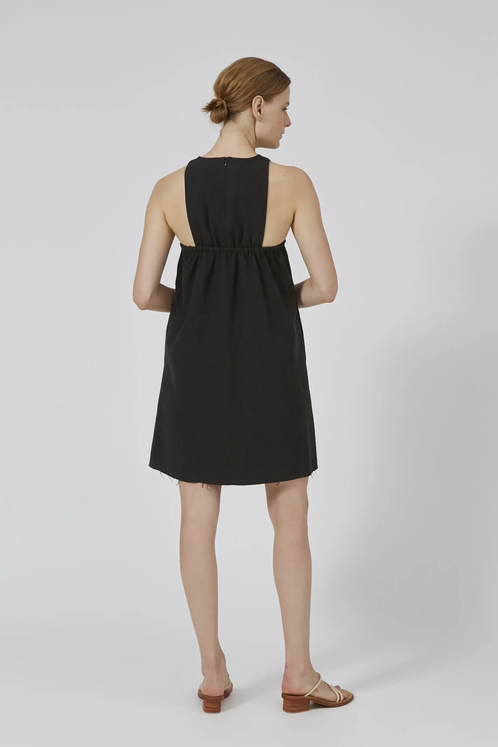 Linen Gathered-Back Shift Dress