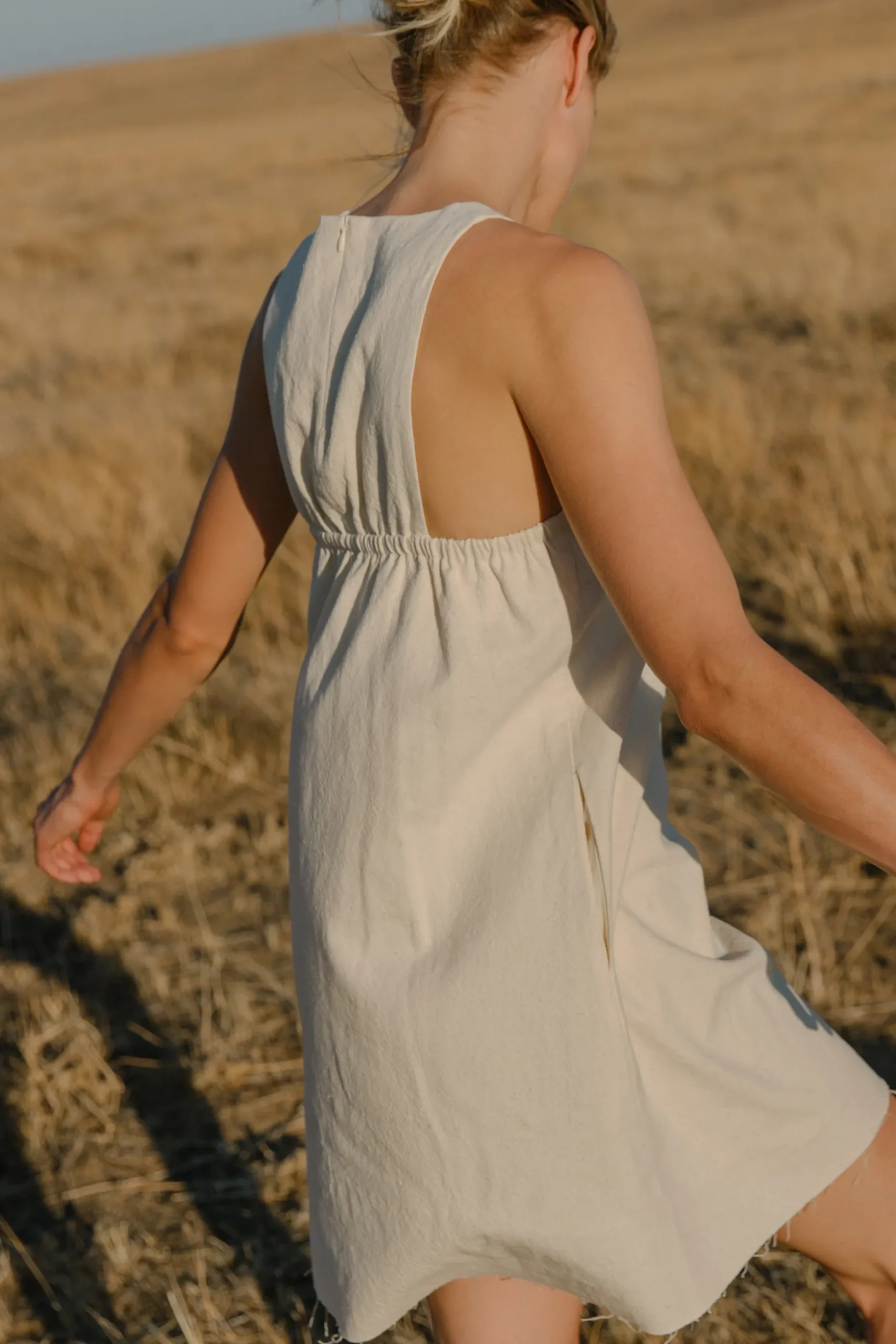 Linen Gathered-Back Shift Dress