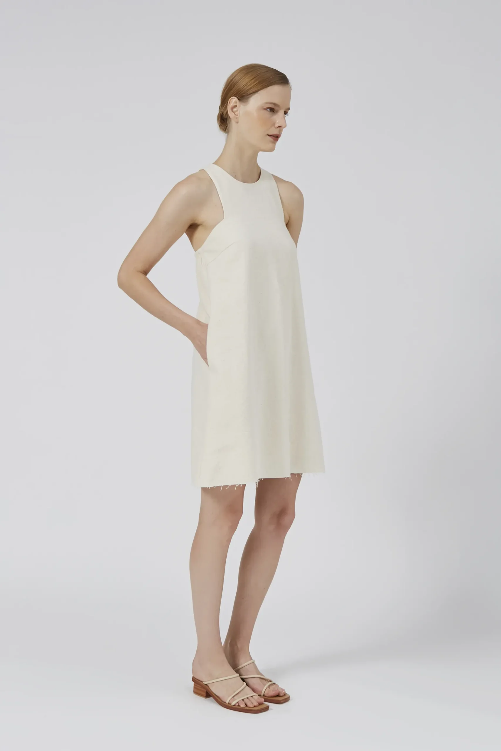 Linen Gathered-Back Shift Dress