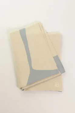 Pebble Knitted Throw Blanket