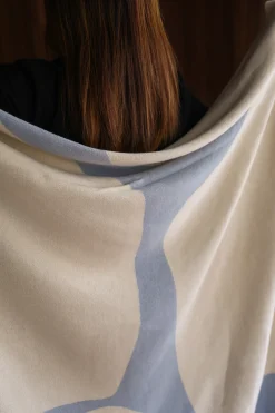 Pebble Knitted Throw Blanket