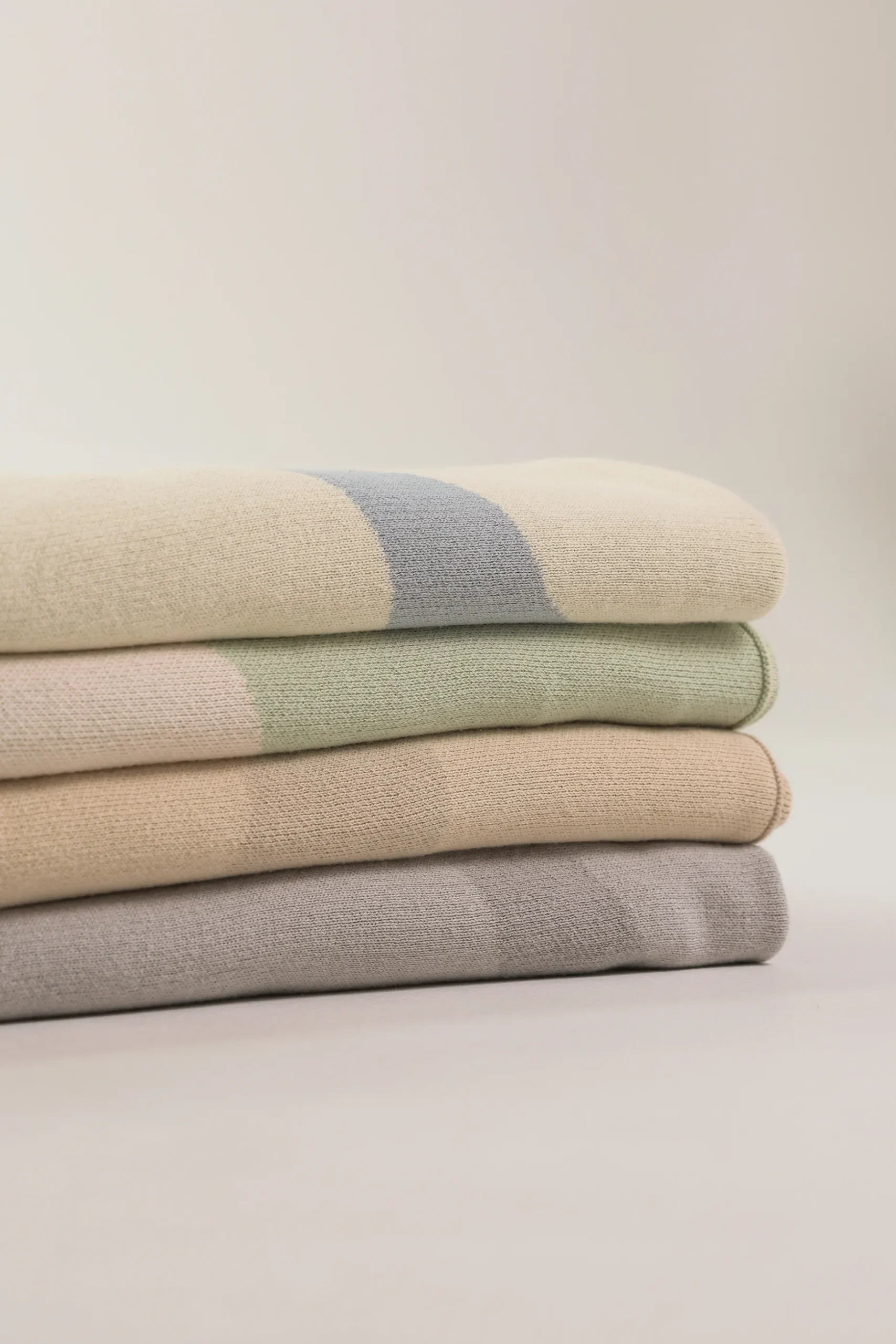 Pebble Knitted Throw Blanket