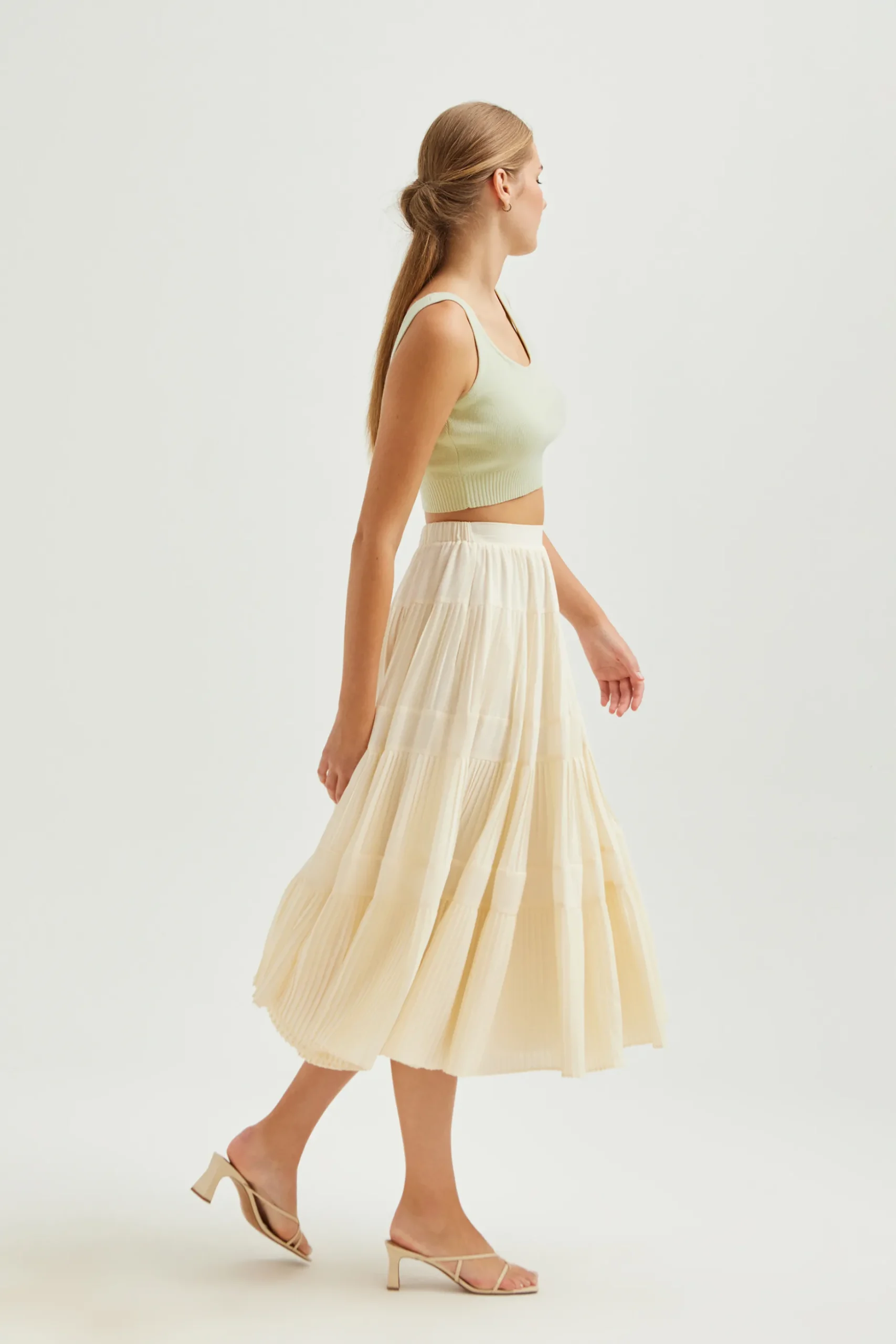 Ribbed Hem Crop Top