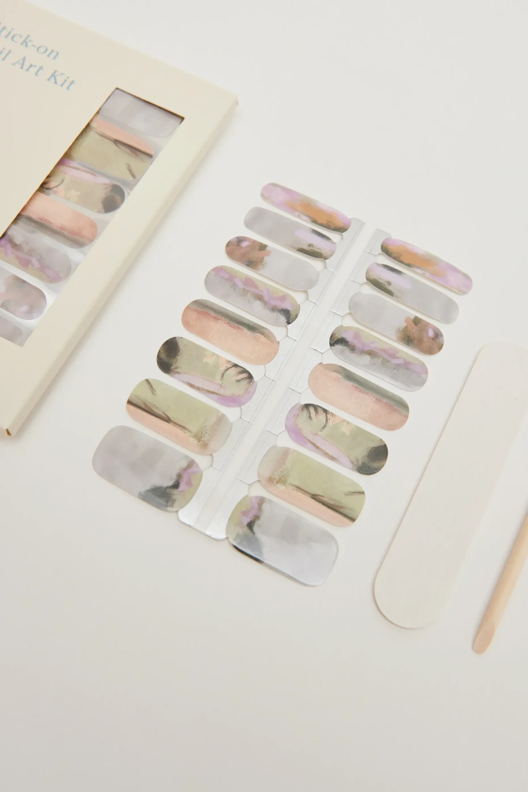 Soleil Stick-On Nail Art Kit