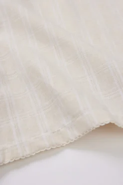 Textured Picot-Edged Tablecloth